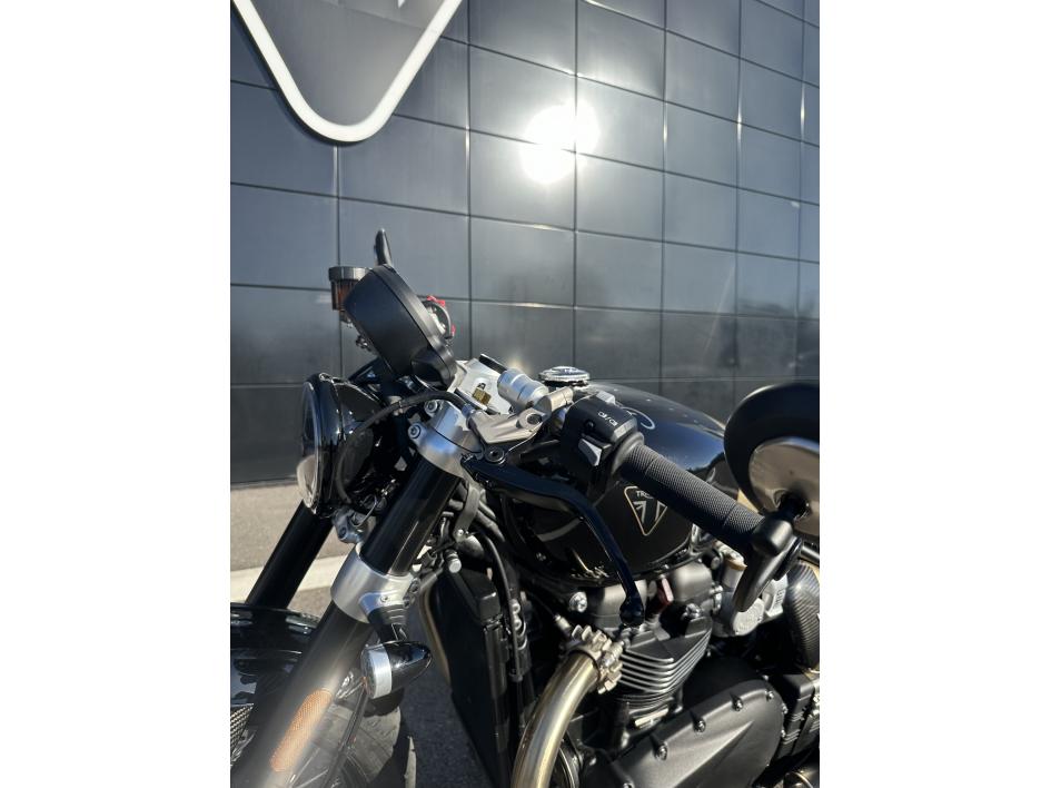 TRIUMPH BONNEVILLE BOBBER TFC