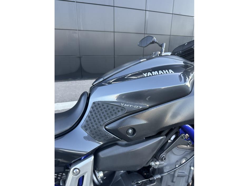 YAMAHA MT-07