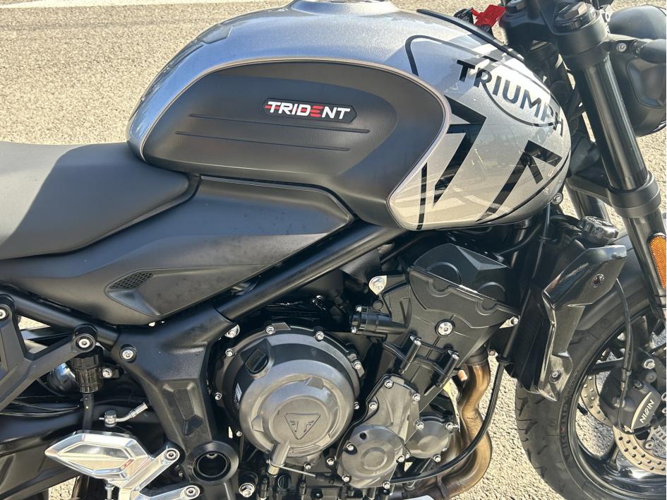 TRIUMPH TRIDENT 660