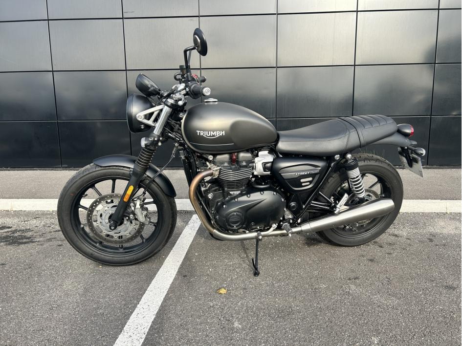 TRIUMPH STREET TWIN  900