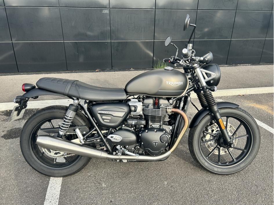 TRIUMPH STREET TWIN  900