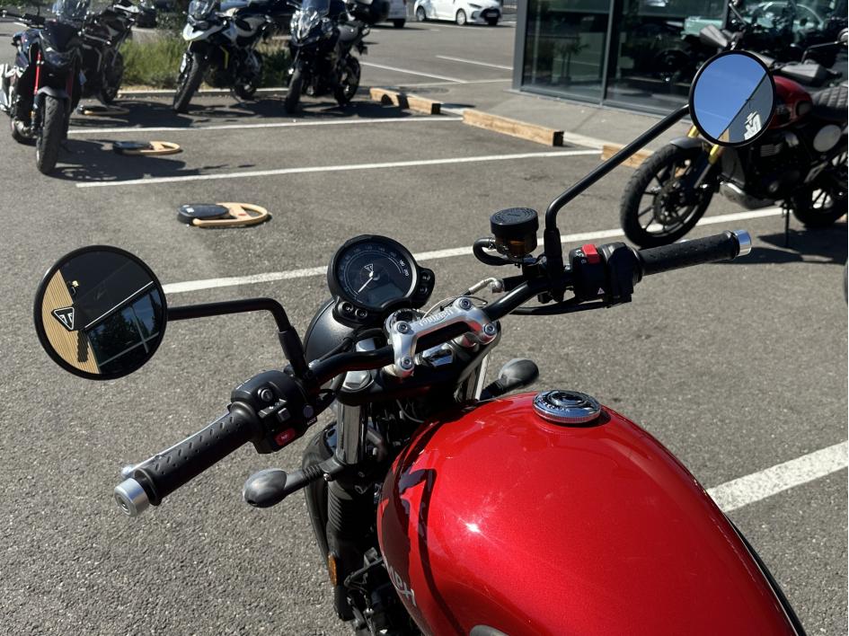 TRIUMPH STREET TWIN  900