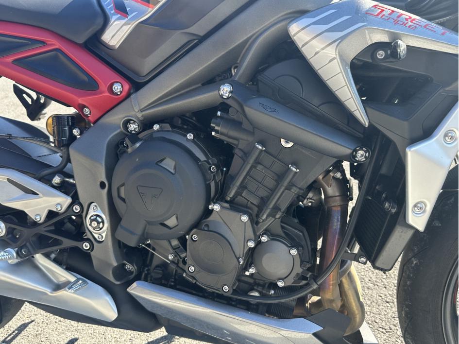 TRIUMPH STREET TRIPLE 765 RS