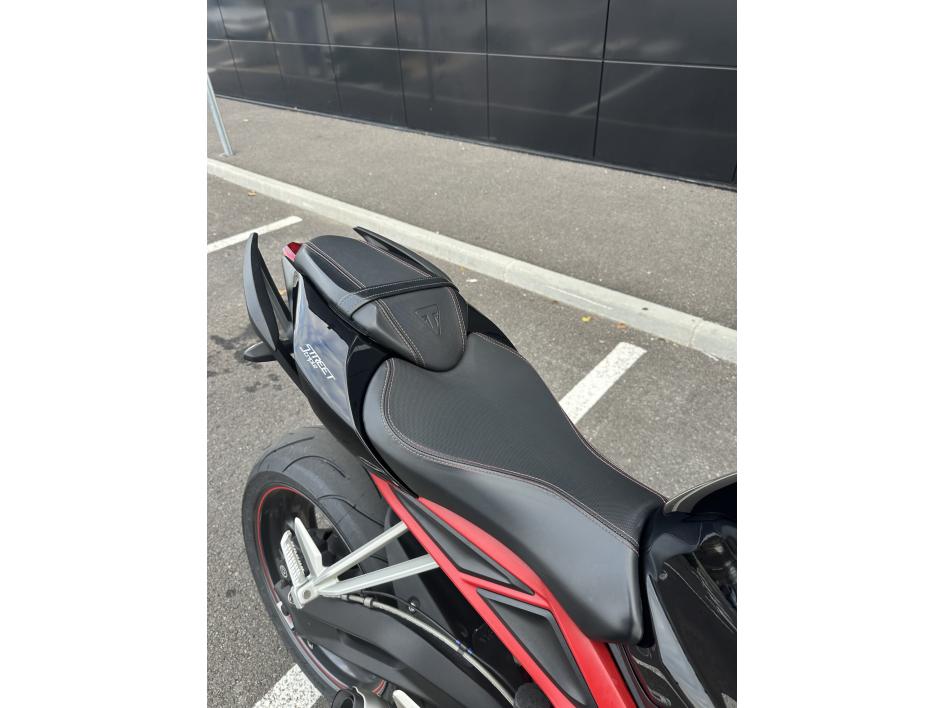 TRIUMPH STREET TRIPLE 765 R