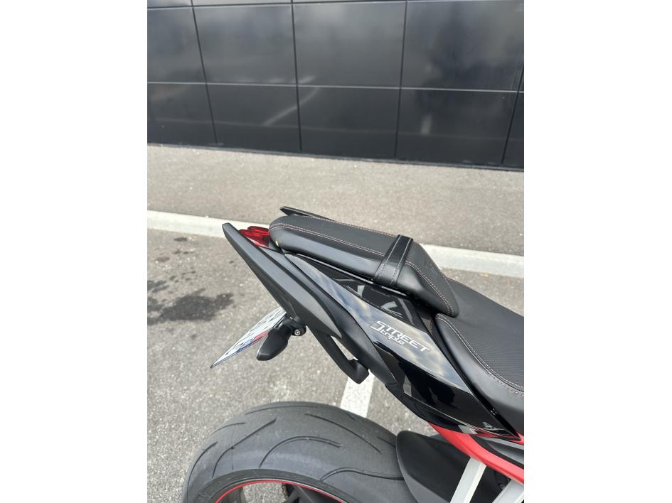 TRIUMPH STREET TRIPLE 765 R
