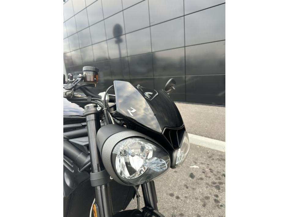 TRIUMPH STREET TRIPLE 765 R