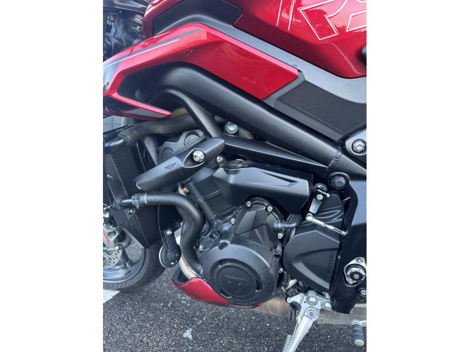 TRIUMPH STREET TRIPLE 765 RS