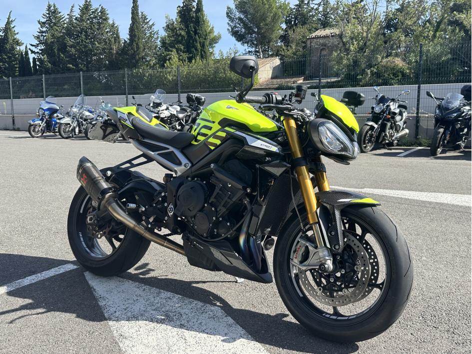 TRIUMPH STREET TRIPLE 765 MOTO 2
