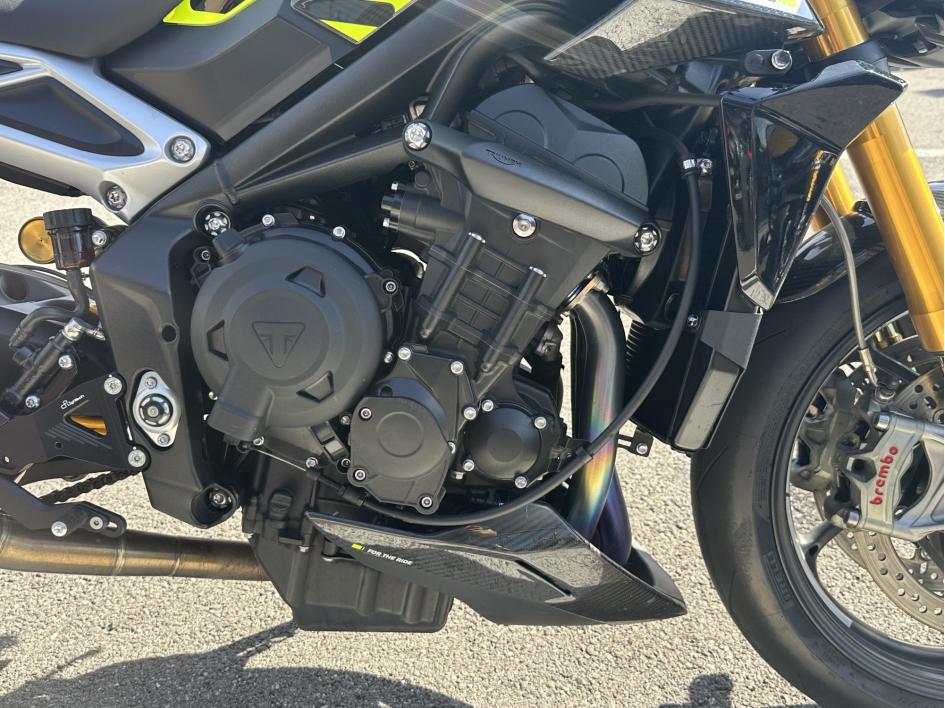 TRIUMPH STREET TRIPLE 765 MOTO 2