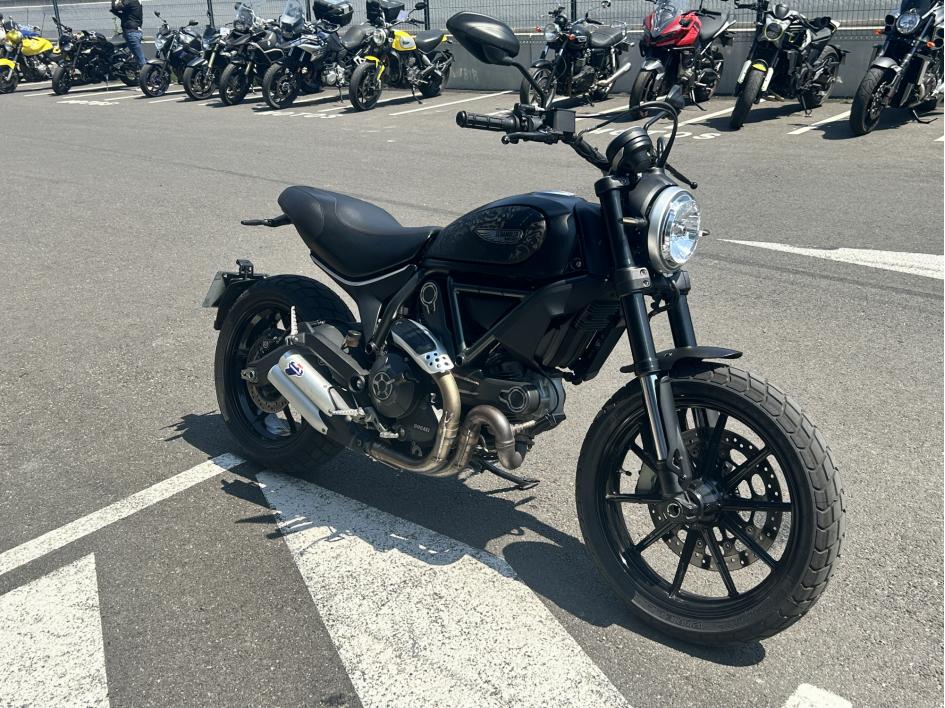 DUCATI SCRAMBLER FULL THROTLE