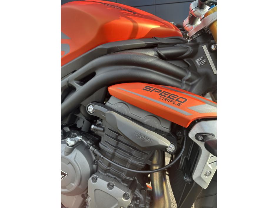 TRIUMPH SPEED TRIPLE 1200 RS