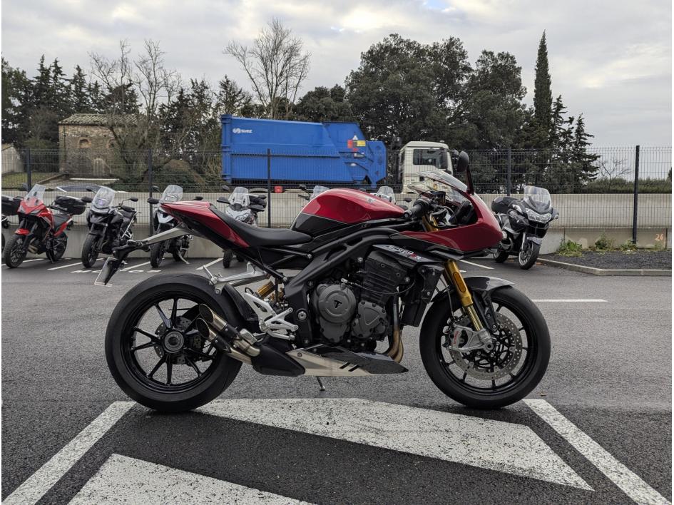 TRIUMPH SPEED TRIPLE 1200 RR