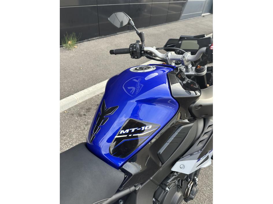 YAMAHA MT-10