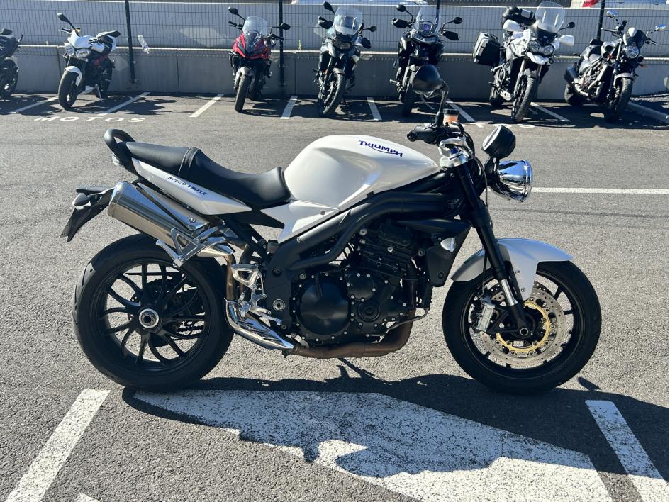 TRIUMPH SPEED TRIPLE 1050