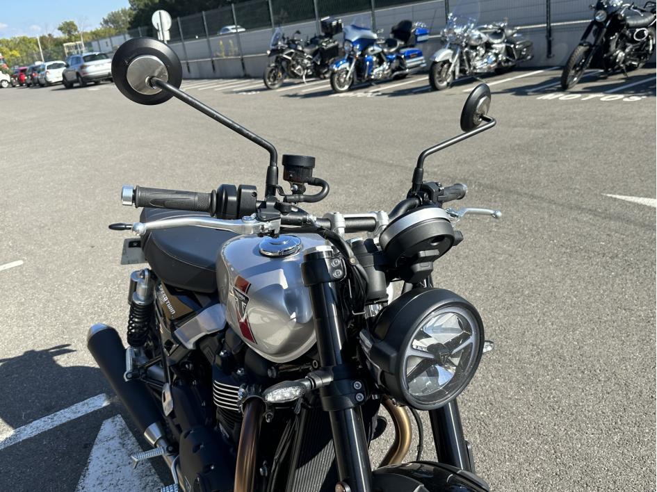 TRIUMPH SPEED TWIN 900
