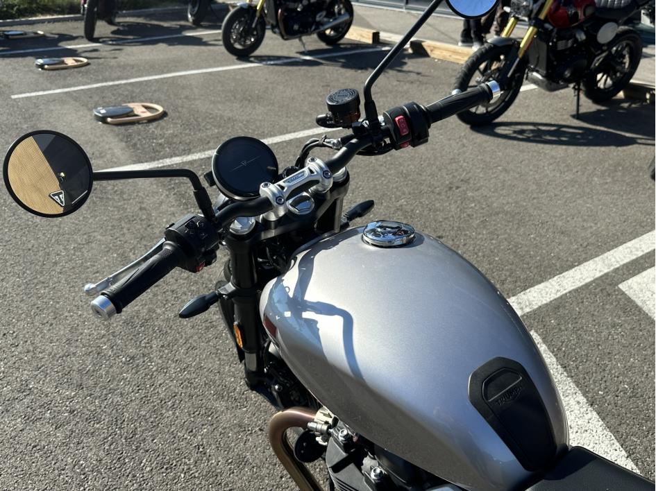 TRIUMPH SPEED TWIN 900
