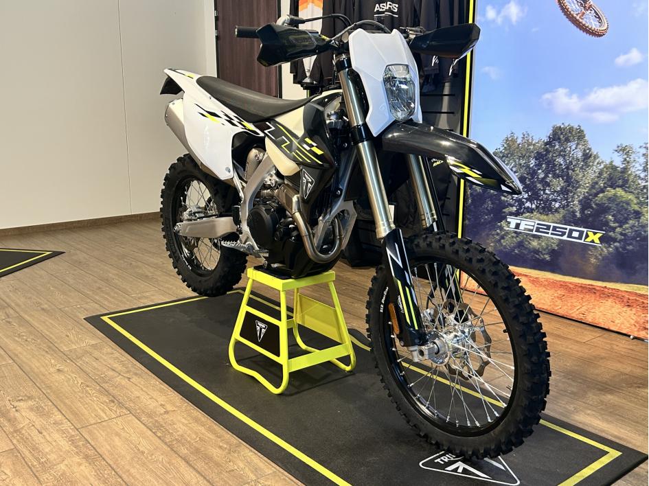 TRIUMPH TF 250-E