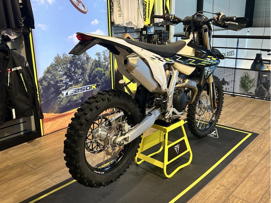 TRIUMPH TF 250-E