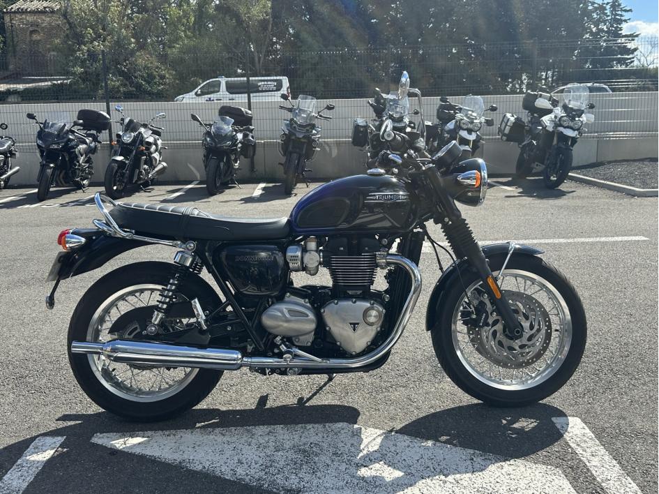 TRIUMPH BONNEVILLE T120 STEALH EDITION