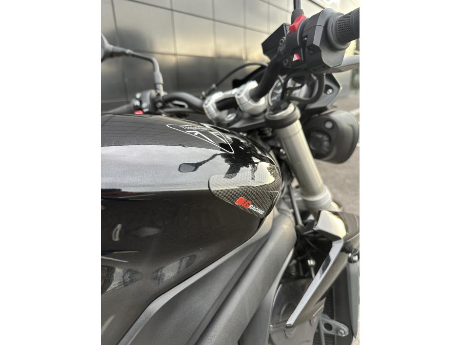 TRIUMPH STREET TRIPLE 660 S