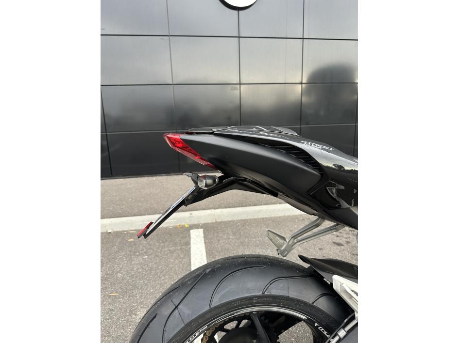 TRIUMPH STREET TRIPLE 660 S