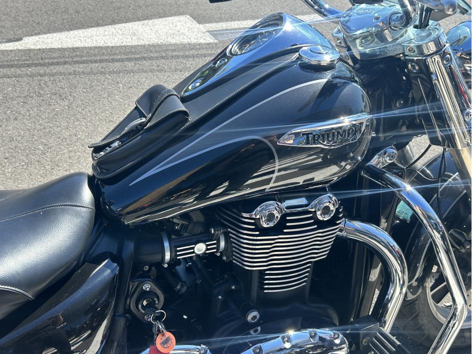 TRIUMPH THUNDERBIRD 1700 COMMANDER