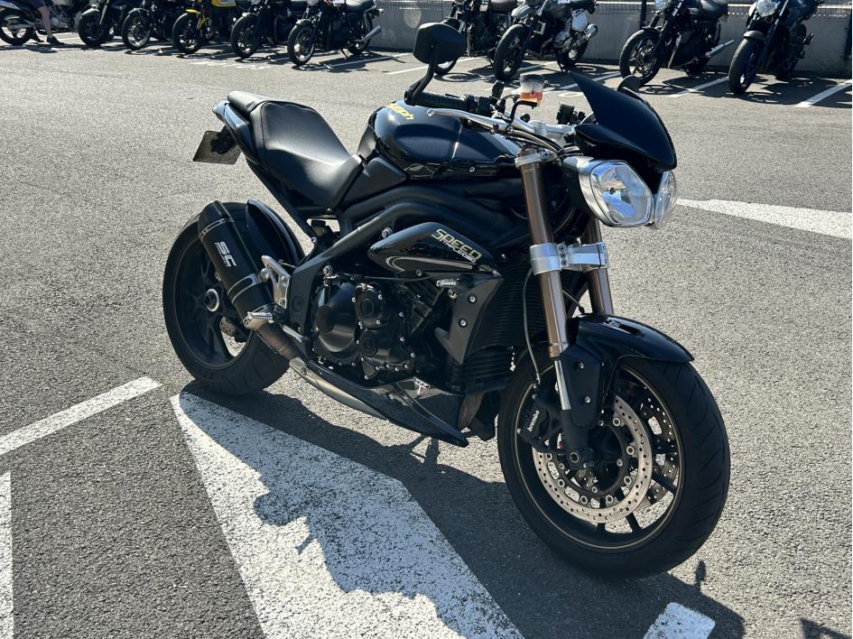 TRIUMPH SPEED TRIPLE 1050