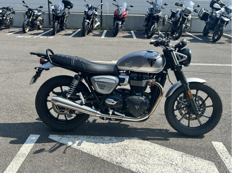 TRIUMPH STREET TWIN 900 EC1 Edition