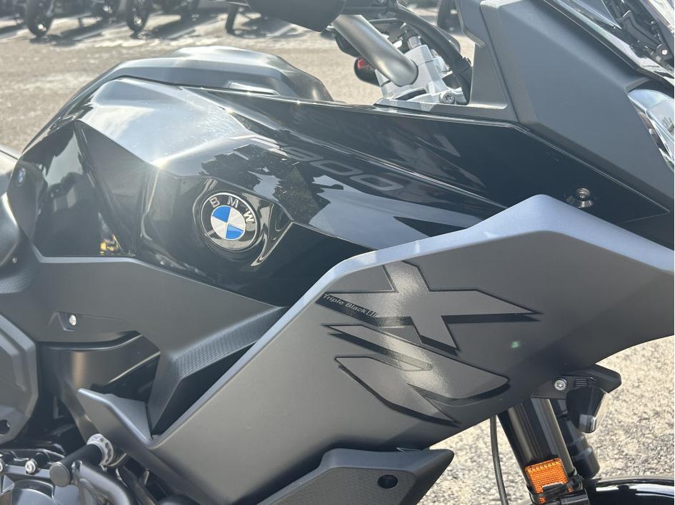 BMW F 900 XR A2 TRIPLE BLACK